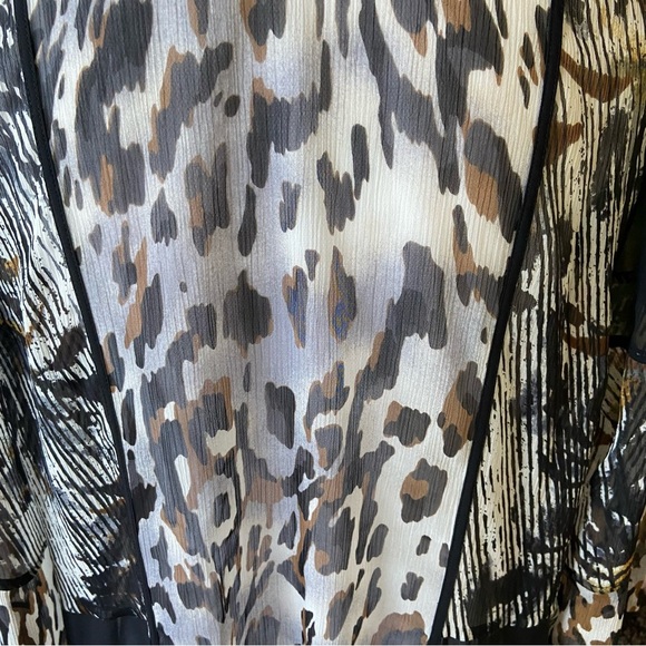 Chico's Travelers Sheer Long Cardigan Duster Size L Animal Print Lightweight - Picture 10 of 12
